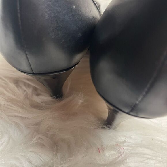 Neiman Marcus Jacki Black Leather slip on heels size 8.5M - Picture 12 of 13